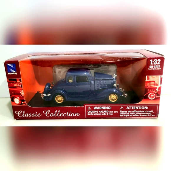 1933 Chevy Coupe 1:32 Die-Cast Toy Car - Picture 1 of 8